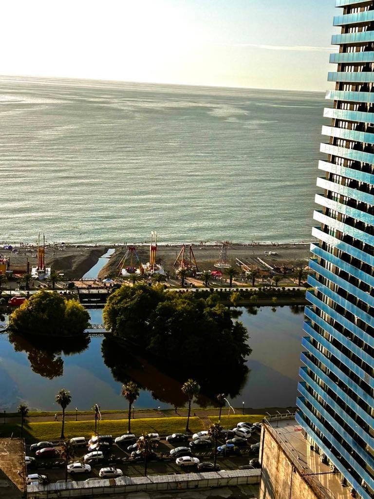 Apartment Twin Towers David Батуми Екстериор снимка