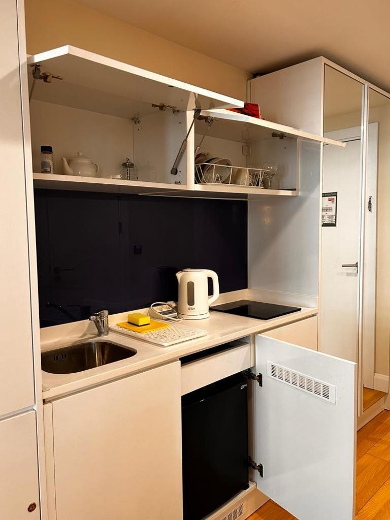 Apartment Twin Towers David Батуми Екстериор снимка