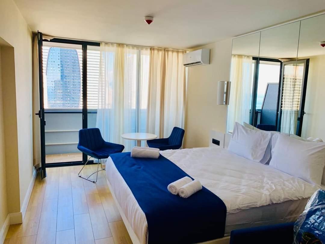 Apartment Twin Towers David Батуми Екстериор снимка