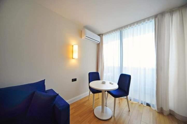 Apartment Twin Towers David Батуми Екстериор снимка